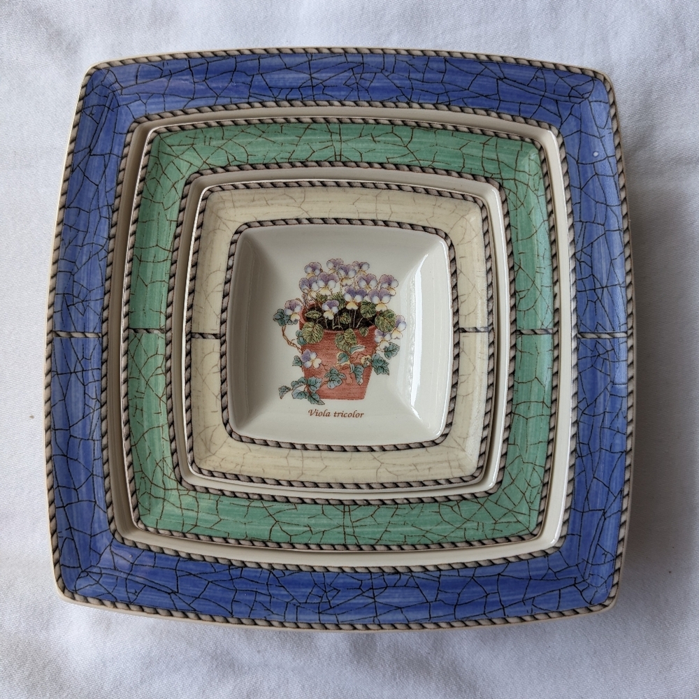 Wedgwood Sarah's Garden Floral Nesting Sweet Meat Dishes Set - 3 Discontinued